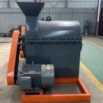 Semi-wet material pulverizer