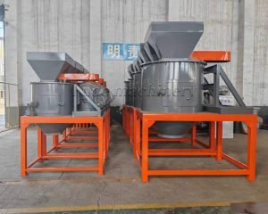 Organic fertilizer crusher